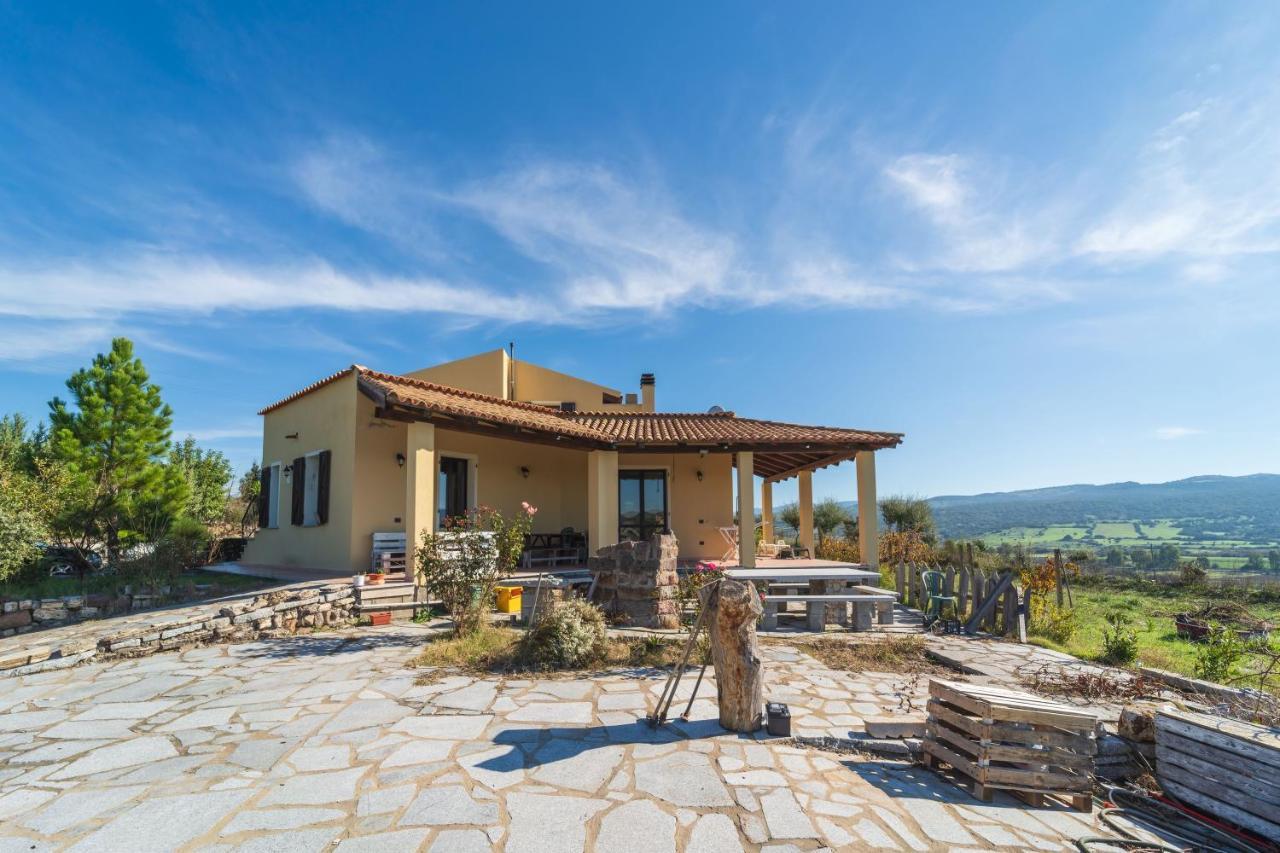Villa Immersa Nella Natura Перфугас Экстерьер фото